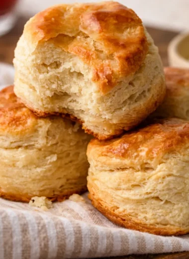 Delicious homemade biscuit recipe with flaky, soft layers made from scratch.
