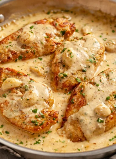 Collection of easy chicken recipes for quick weeknight dinners and one pot meals.