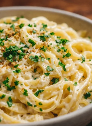 15-Minute Creamy Pasta dish ready for the family meal, featuring fresh ingredients and a creamy sauce.